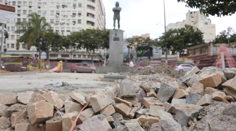 Obras de revitalização da Praça Araribóia seguem todo vapor